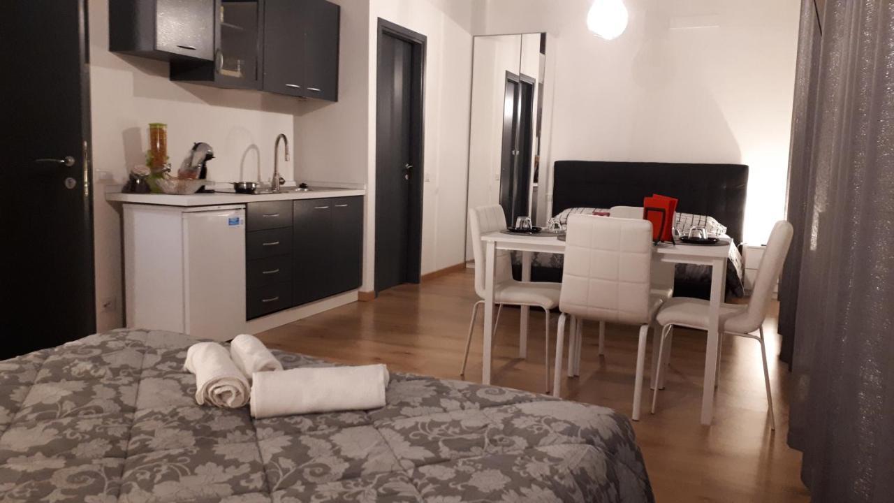 Casa Leonardo Airport Hotel Azzano San Paolo Bagian luar foto