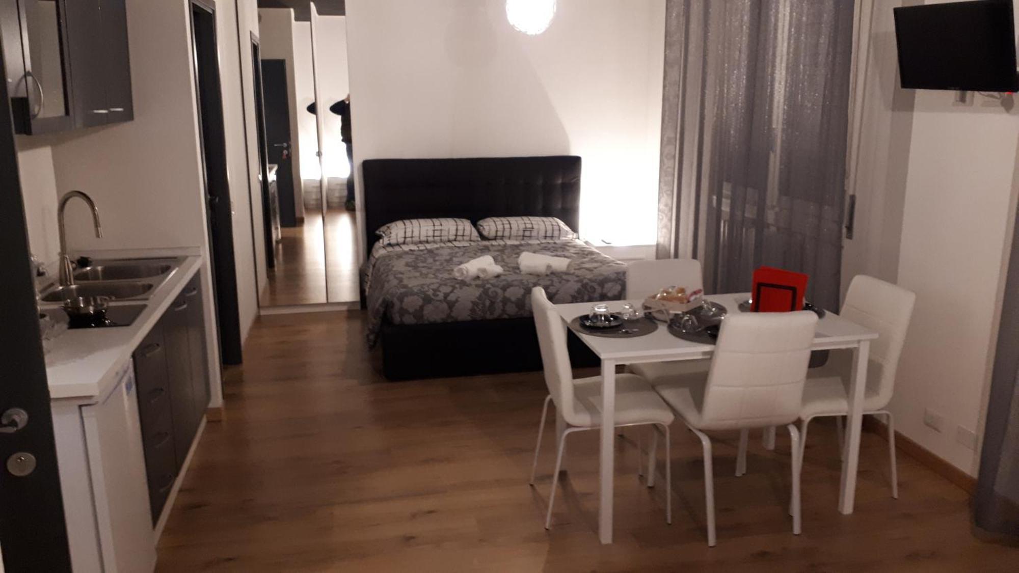 Casa Leonardo Airport Hotel Azzano San Paolo Ruang foto