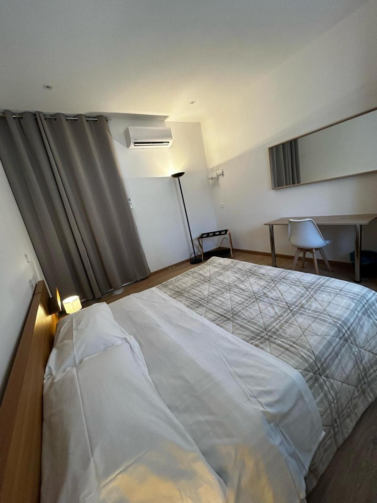 Casa Leonardo Airport Hotel Azzano San Paolo Bagian luar foto
